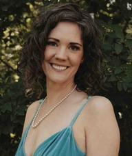 Book an Appointment with Jailin Bertolin for Reflexology