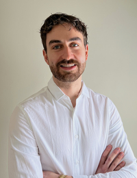 Dr. Cameron Taylor null