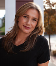 Book an Appointment with Lisa Daem for Eminence Organic Facial