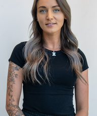 Book an Appointment with Carly O for Level 4 - Fluid/Master Stylist